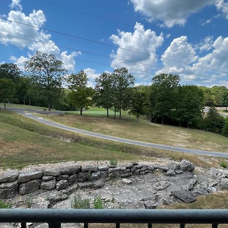 Couples Condo Retreat Overlooking Golf Course Branson West Exterior photo