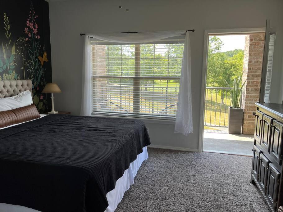 Couples Condo Retreat Overlooking Golf Course Branson West Exterior photo