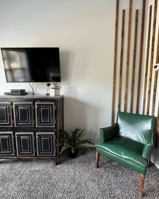 Couples Condo Retreat Overlooking Golf Course Branson West Exterior photo