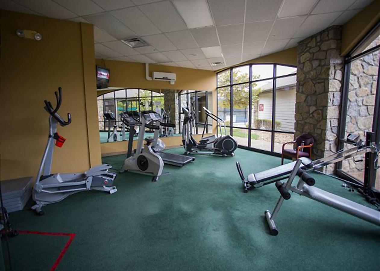 Couples Condo Retreat Overlooking Golf Course Branson West Exterior photo